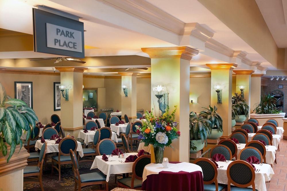 Embassy Suites By Hilton Greensboro Airport Restoran gambar