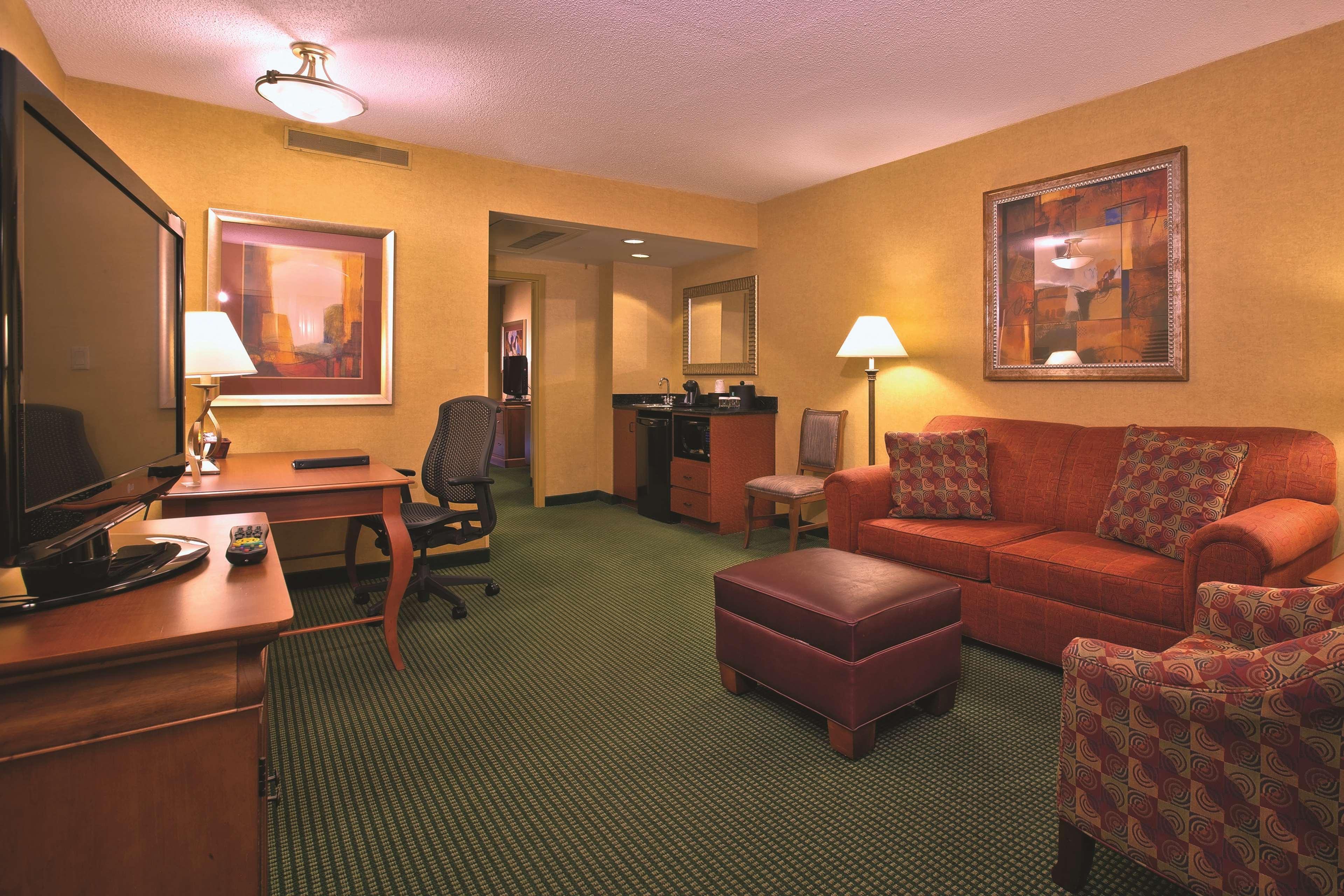 Embassy Suites By Hilton Greensboro Airport Luaran gambar