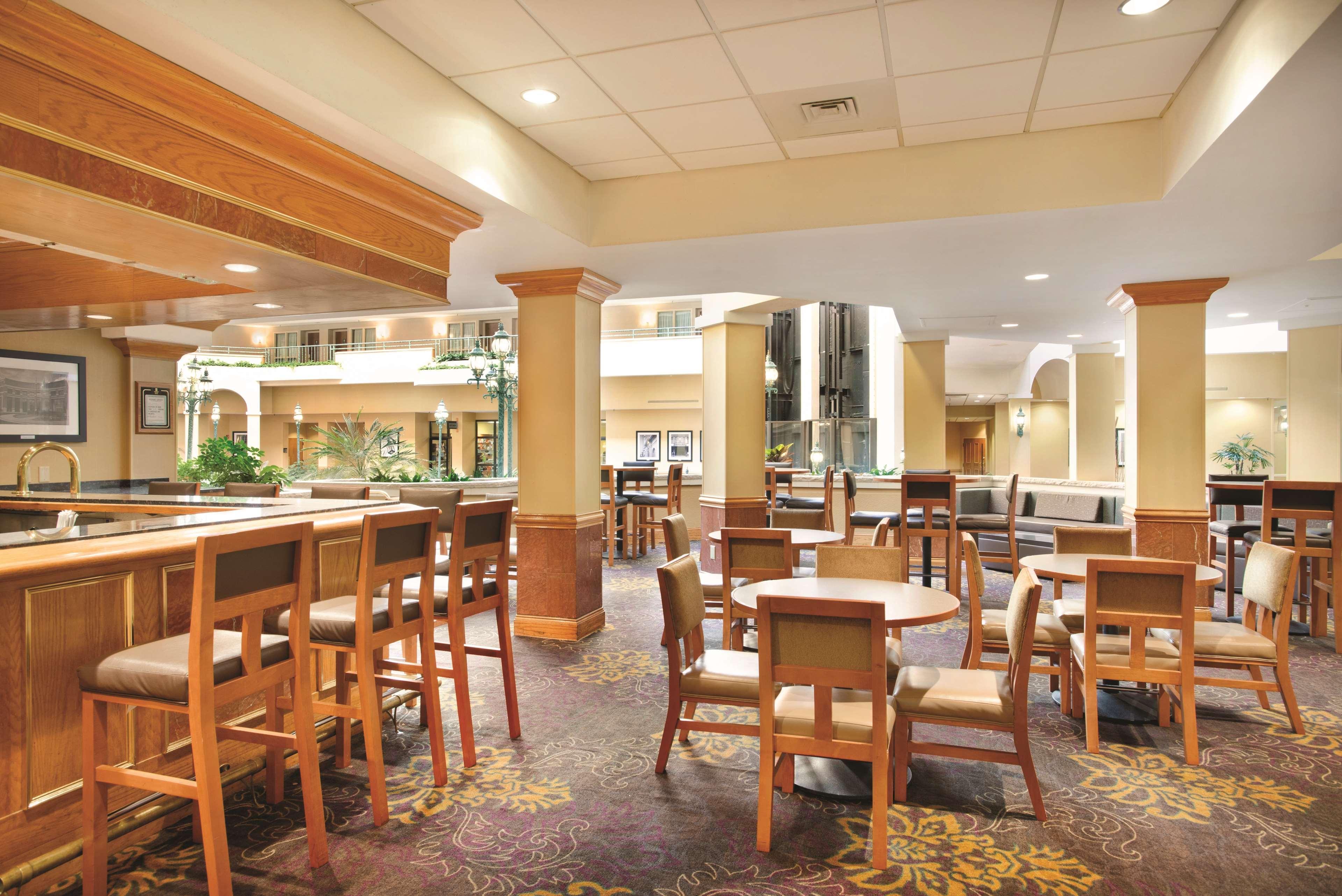 Embassy Suites By Hilton Greensboro Airport Luaran gambar
